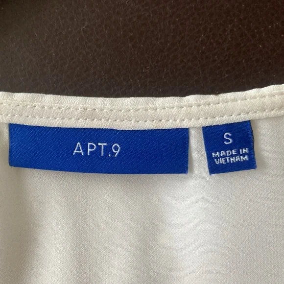 Layered gold fleck sleeveless top - Picture 3 of 7